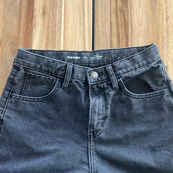 New, never worn, Old Navy High-Waisted Baggy Wide-Leg Jeans for Girls size 14. - Picture 3 of 15